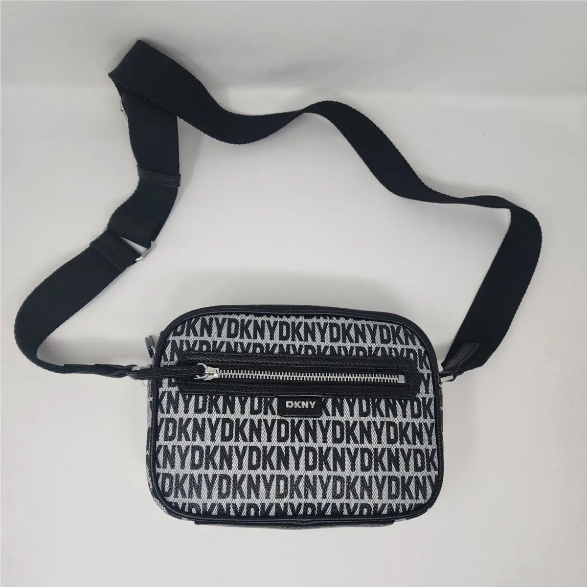 Dkny Logo Crossbody Bag Womens Logan Camera Grey Black Zip Streetwear Casual