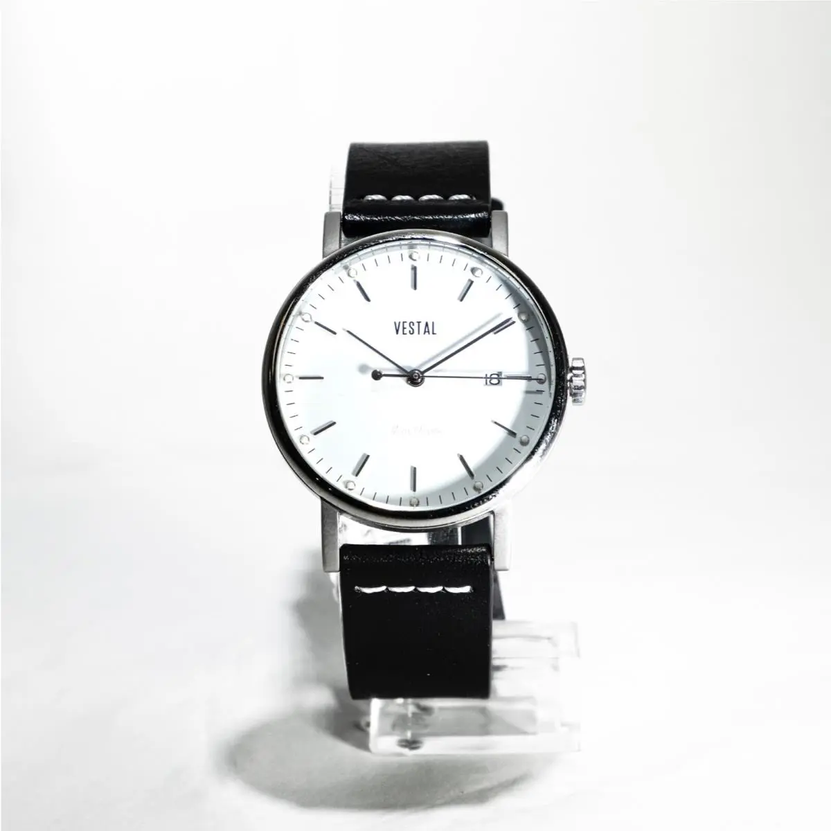 Mens SP36L03 Sophisticate Blackleather-band White-dial 36mm  by Vestal