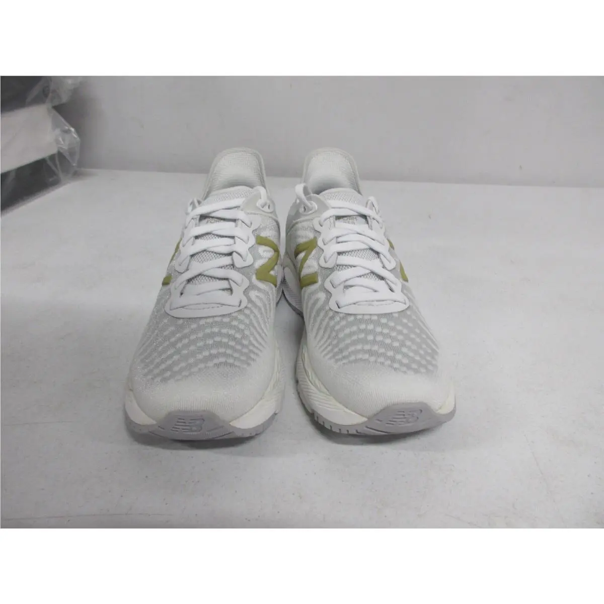 New Balance shoes - New Balance 860 - W860W11 - Ivory 2
