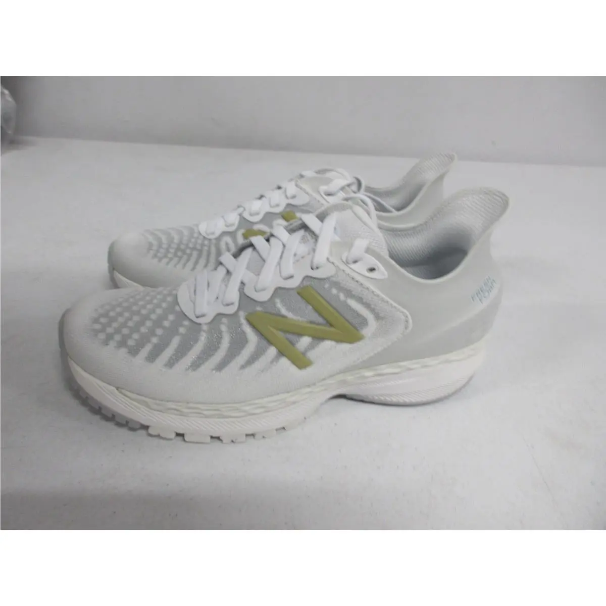 New Balance shoes - New Balance 860 - W860W11 - Ivory 3