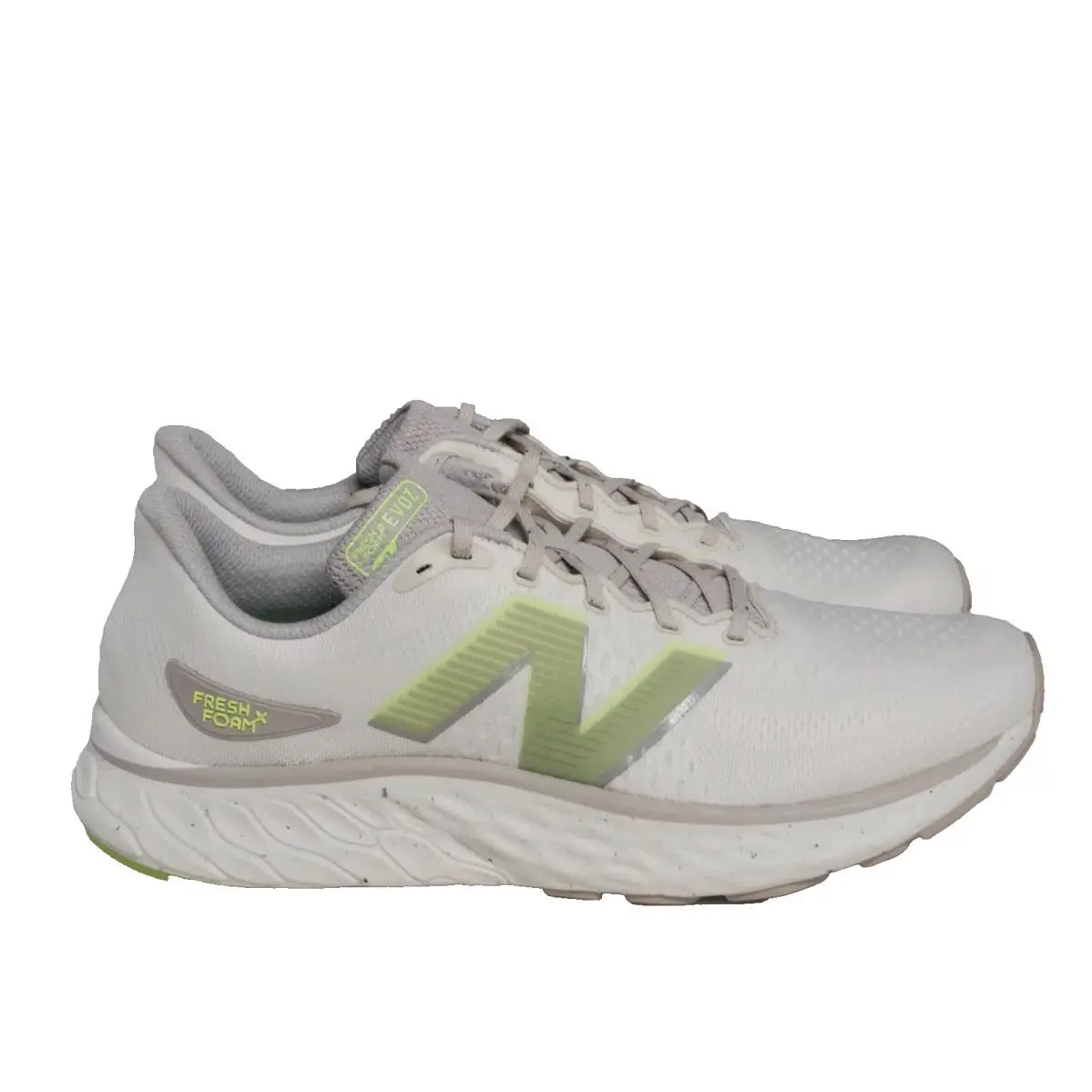 New Balance Unisefx Fresh Foam x Evoz v3 Beige White Mens Size 12 Women 13.5
