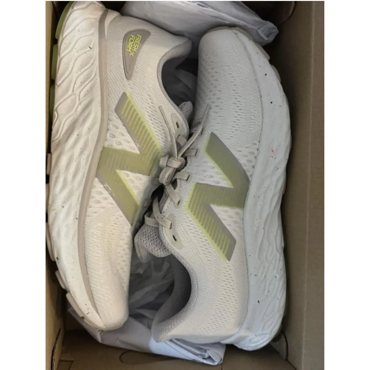 New Balance Fresh Foam x Evoz v3 Beige White Mens Size 12 Women Size 13.5 - Black