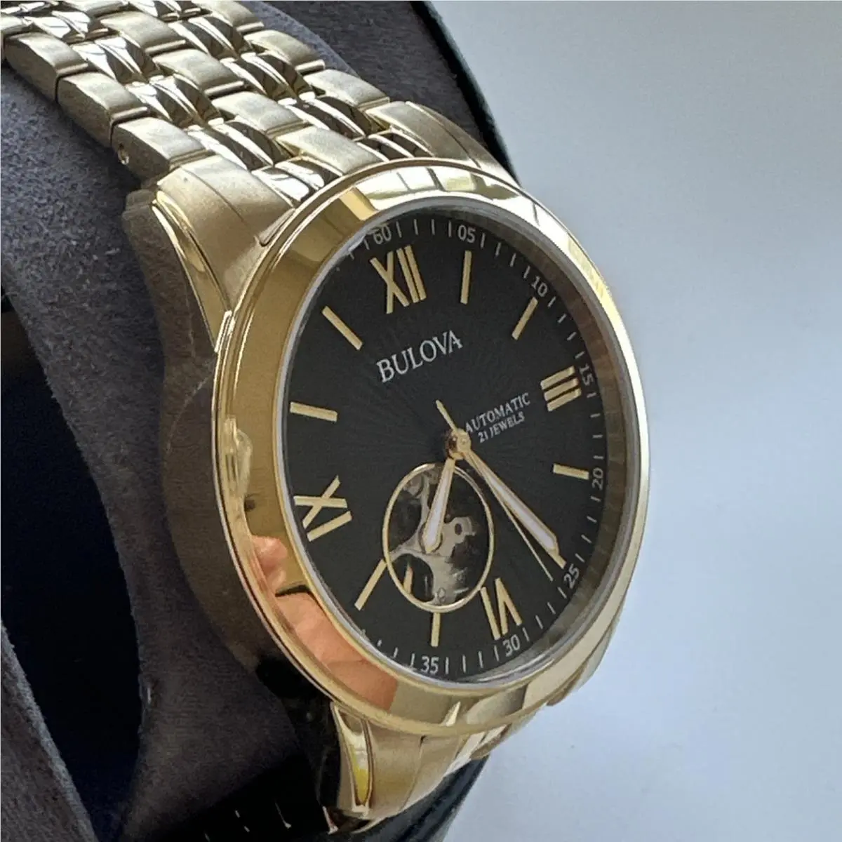 Bulova 97A132 Wristwatchbulova Men`s 97A132 Automatic Gold-tone Bracelet