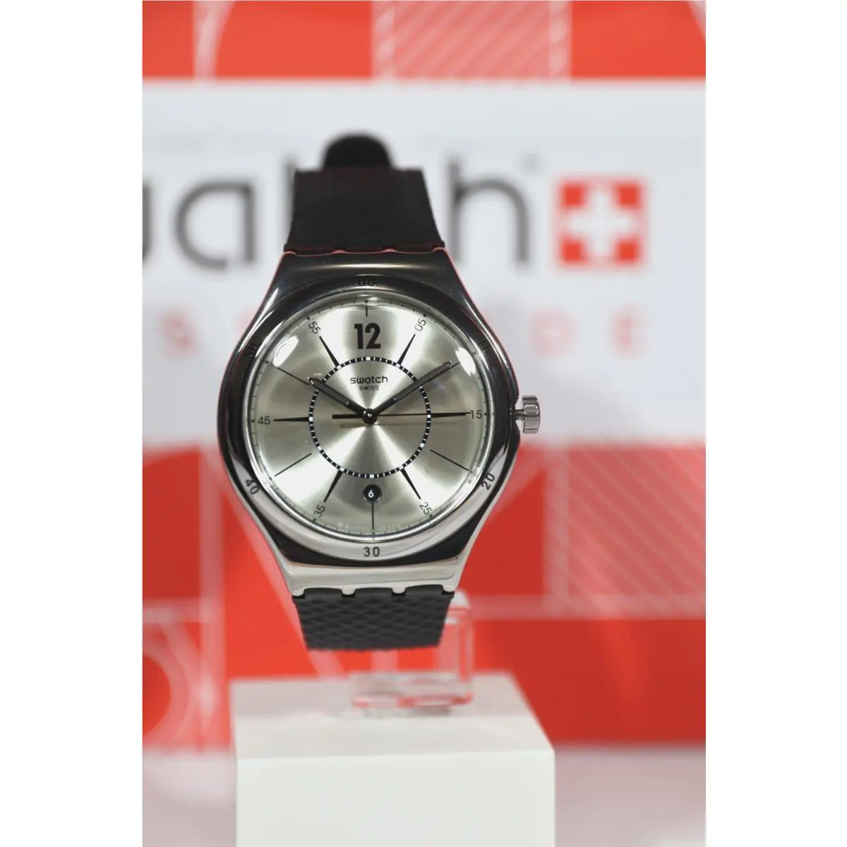 Swiss Swatch Irony Moonstep Silver Stainless Steel Date Dial Watch YWS406