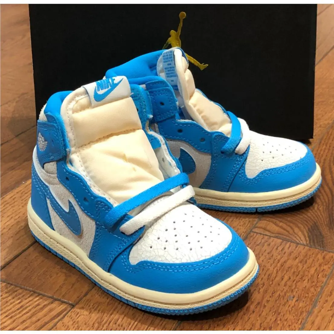 Nike shoes - Air Jordan 1 - Air - White 9
