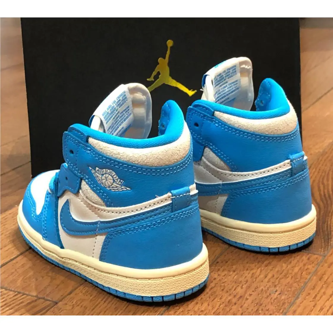 Nike shoes - Air Jordan 1 - Air - White 11