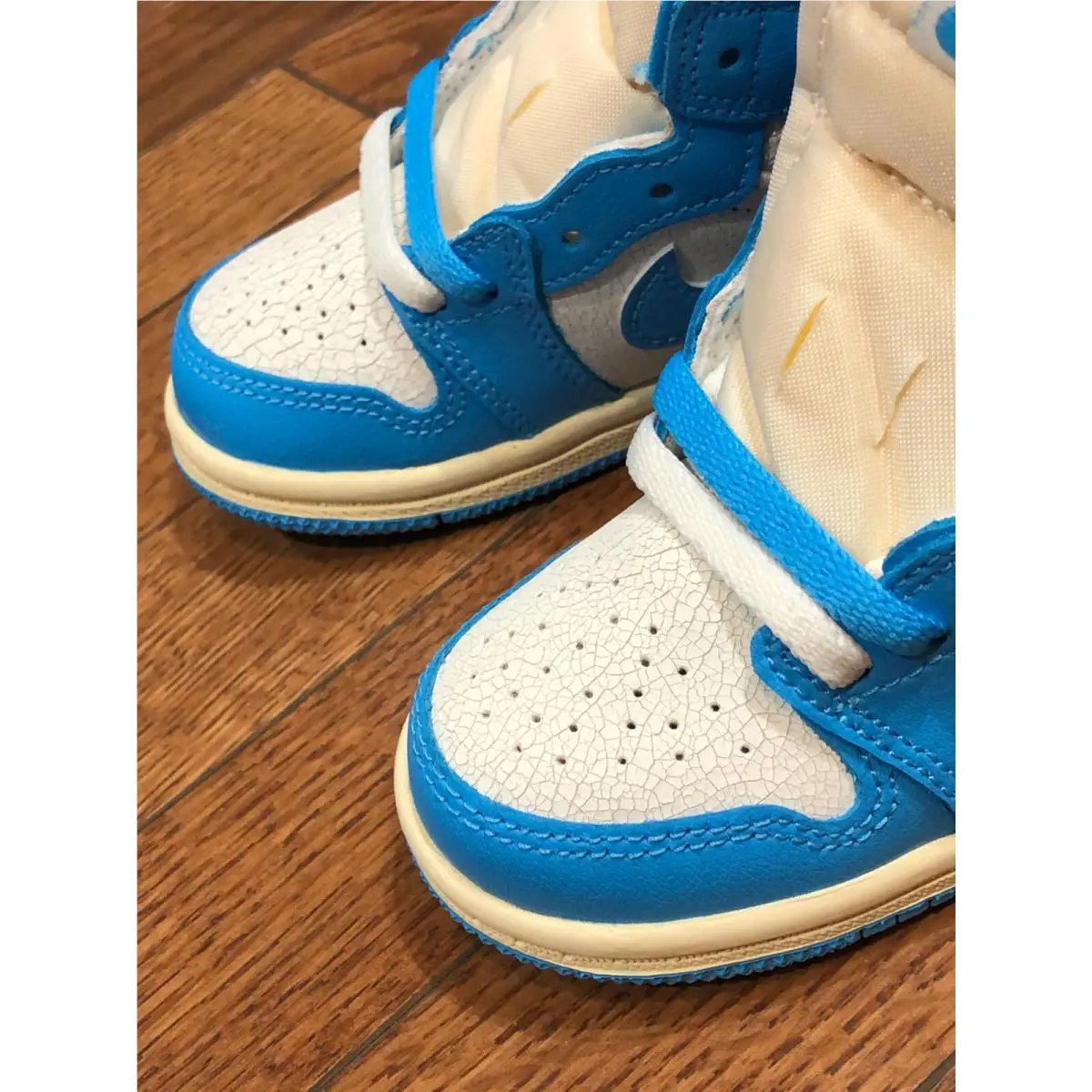 Nike shoes - Air Jordan 1 - Air - White 16