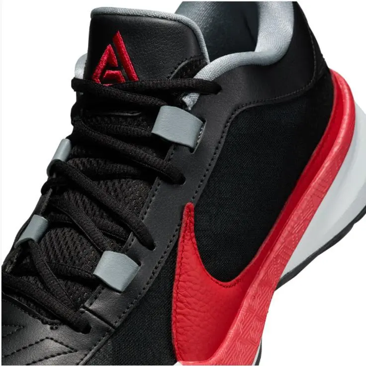 Nike shoes - Black/Red 8