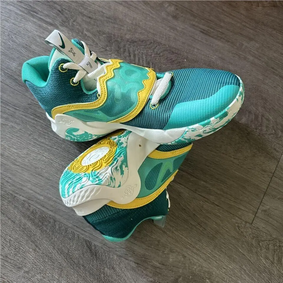 Nike shoes - Green 1