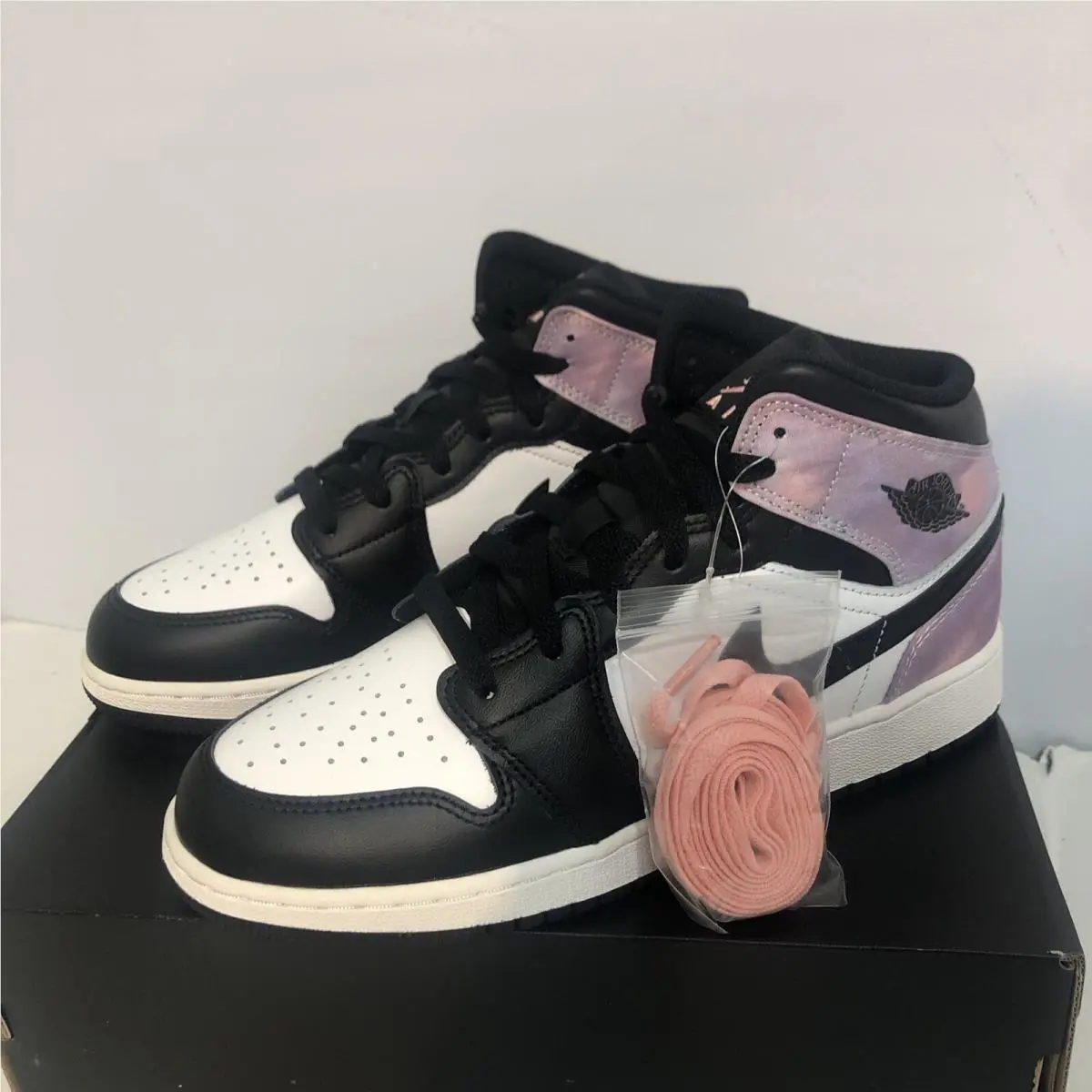 Nike shoes - Air Jordan 1 Mid SE - Multicolor 0