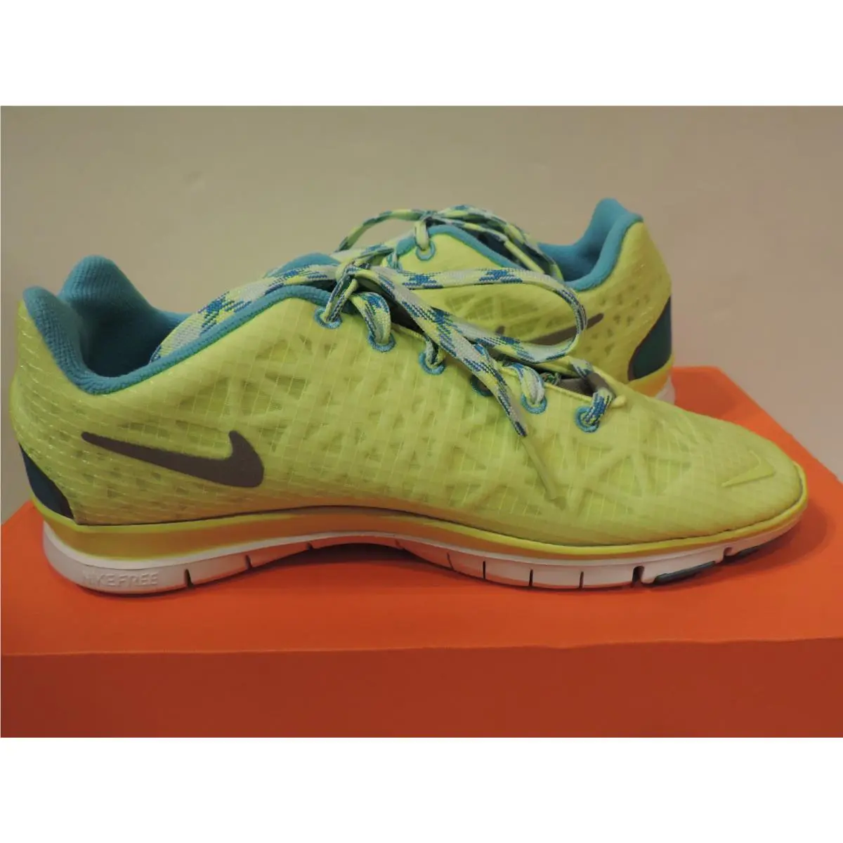 Nike shoes - volt 3