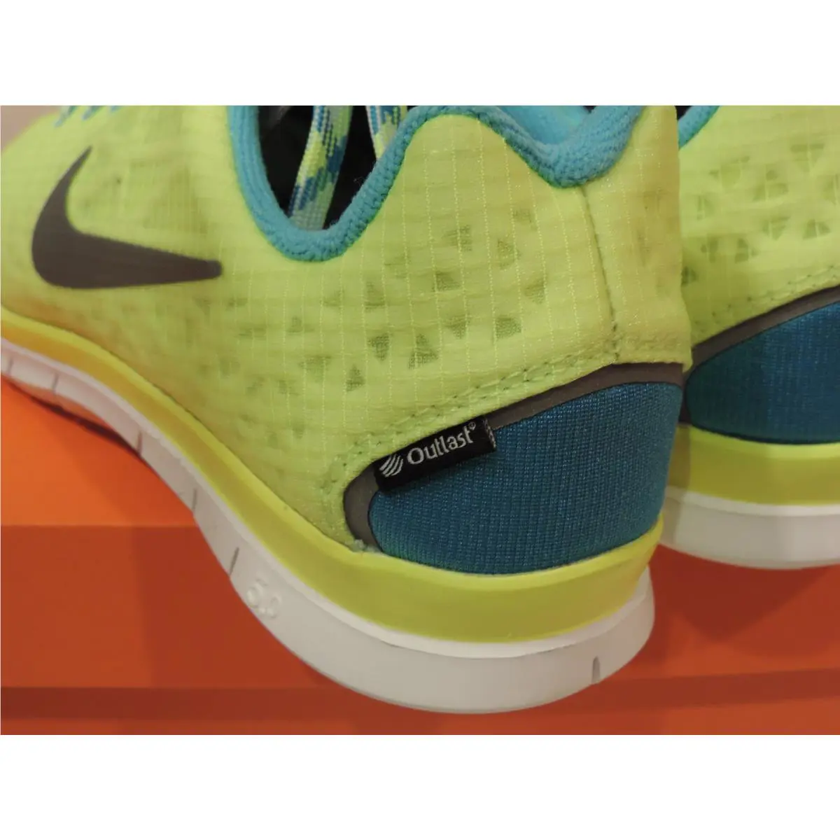 Nike shoes - volt 7