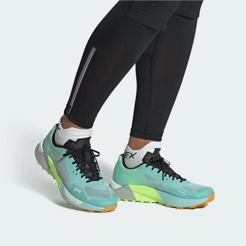 Adidas shoes - Almost Lime/Turbo/Cloud White 34