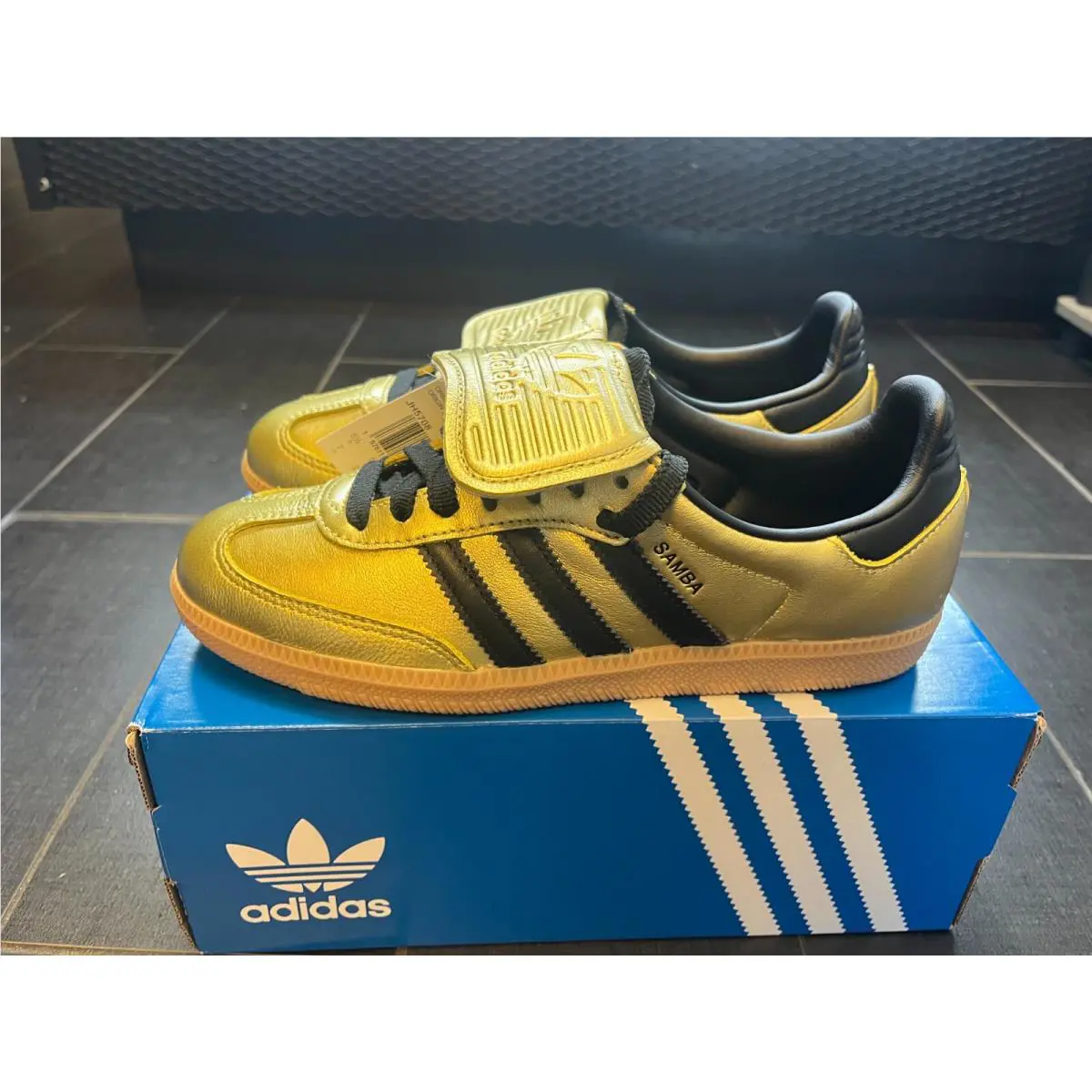 Adidas shoes - adidas Samba - Samba - JH5708 - Gold 0