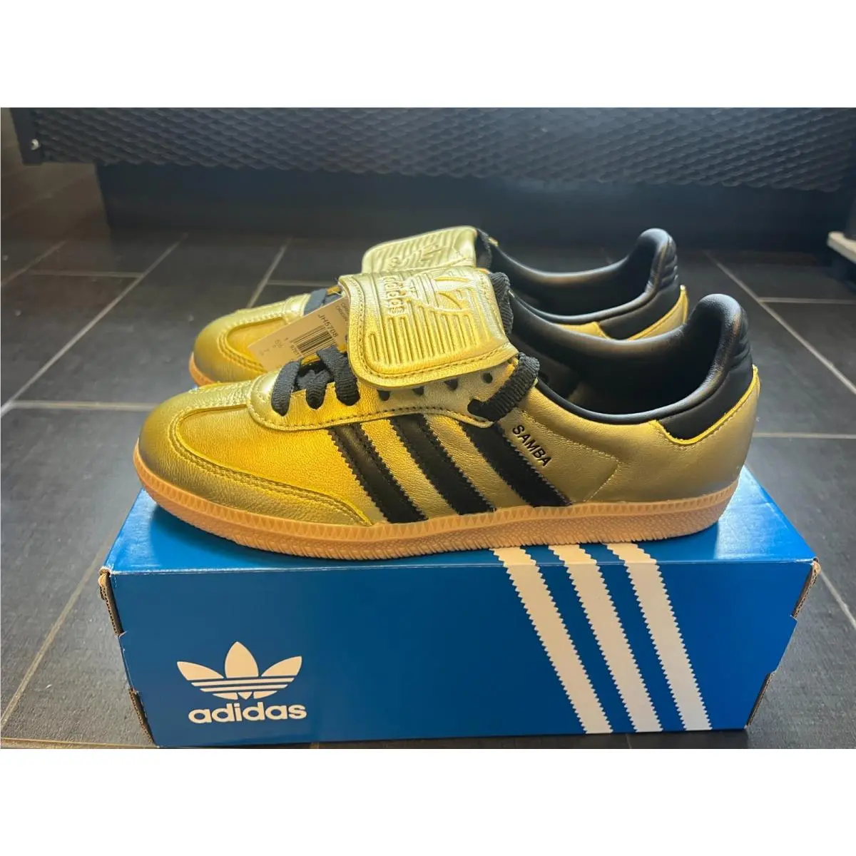 Adidas shoes - adidas Samba - Samba - JH5708 - Gold 5