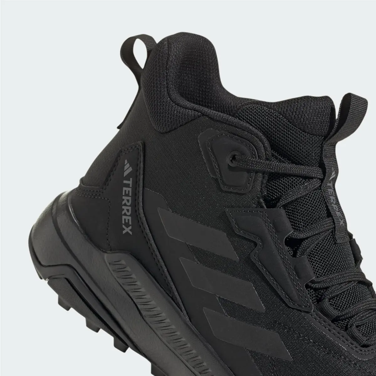 Adidas shoes - Black/Black/Grey 10