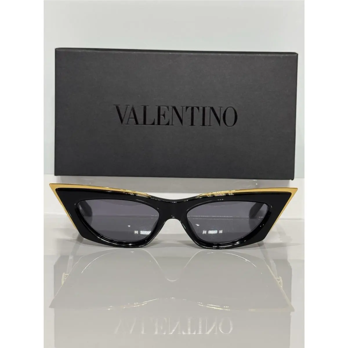 Valentino V-gildcut VLS-113A-55 Black w. Gold Narrow Cat-eye Woman’s Sunglasses