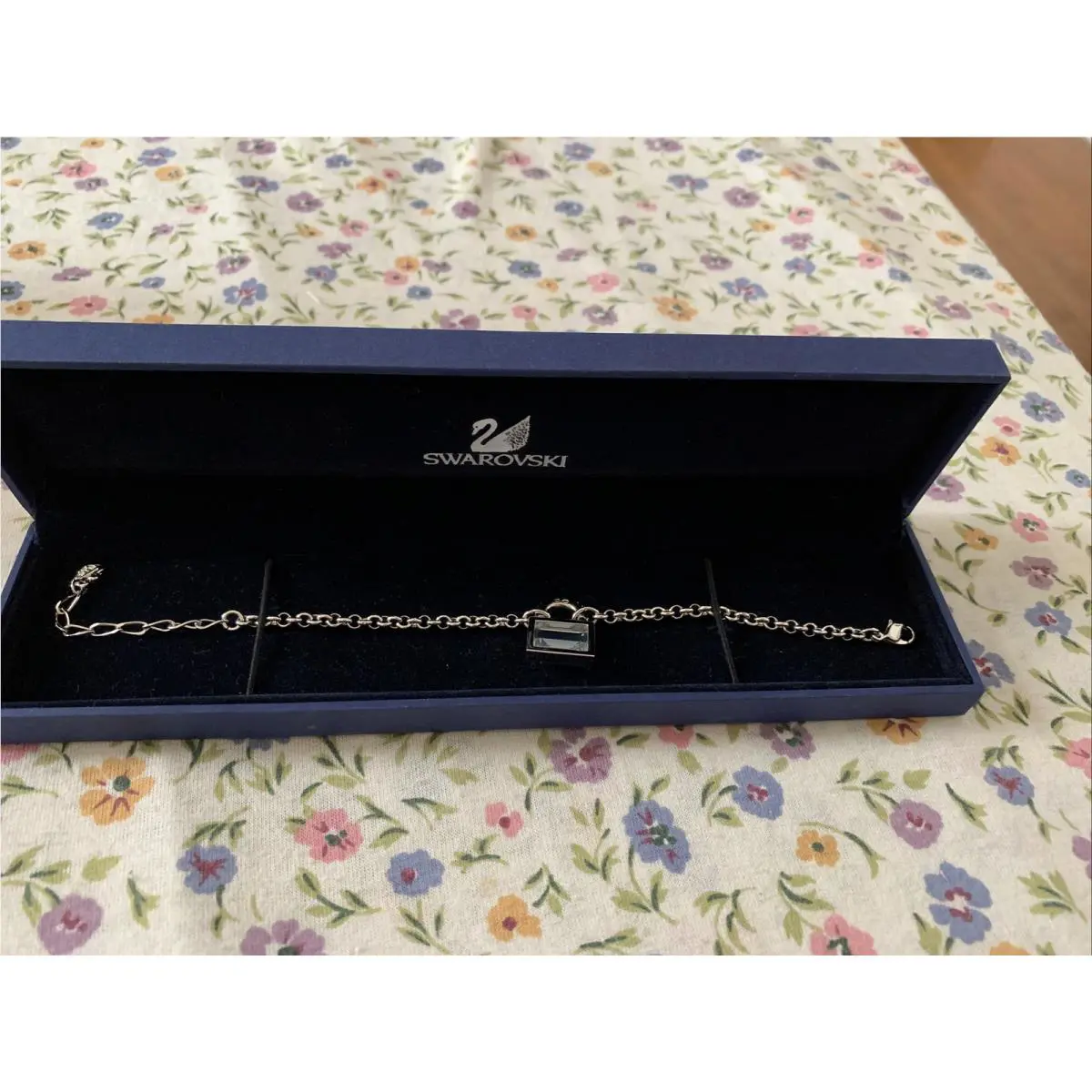 Swarovski Bracelet Silver Chain 8.5” Locker Shap （match Necklac