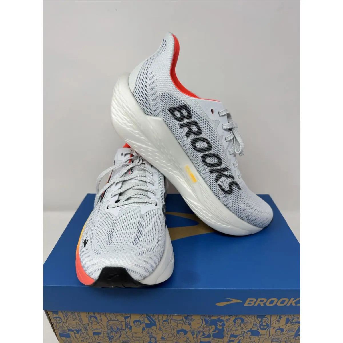 Brooks shoes - Hyperion - Hyperion - Illusion/Coral/Black 1