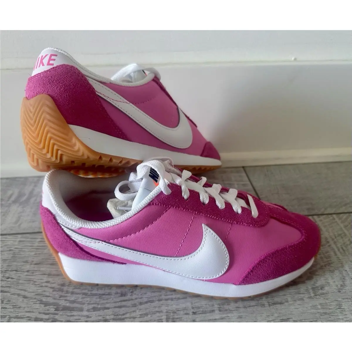 Pacific Pink/white Retro Women’s Sneakers Sz 6 by Nike