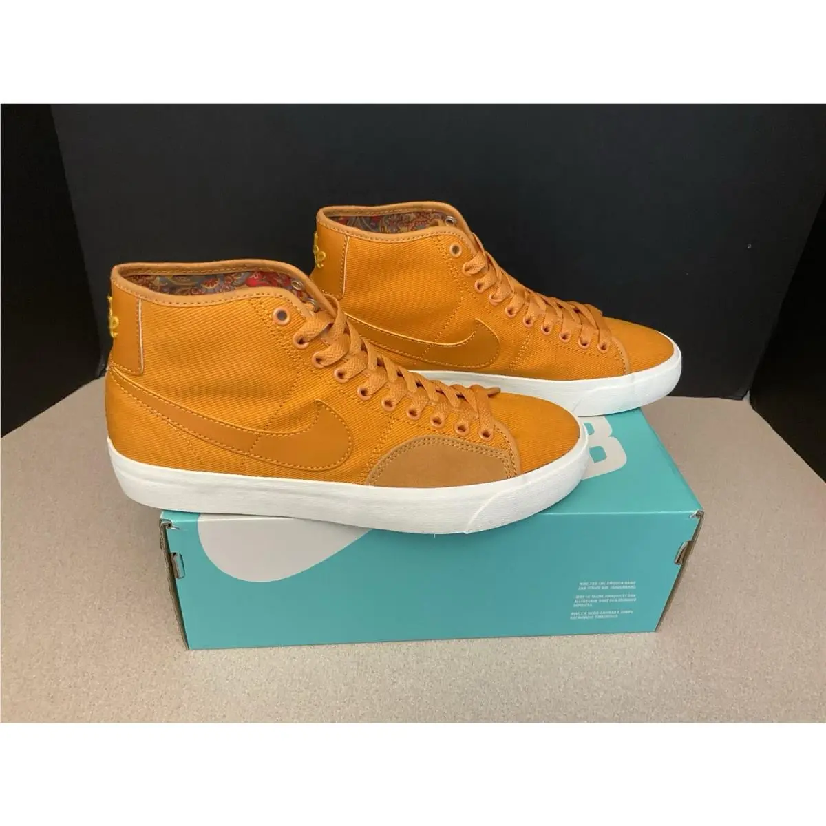 Womens Nike Blazer Court Premium SB Mid Light Curry Athletic Shoes. SZ 7.5