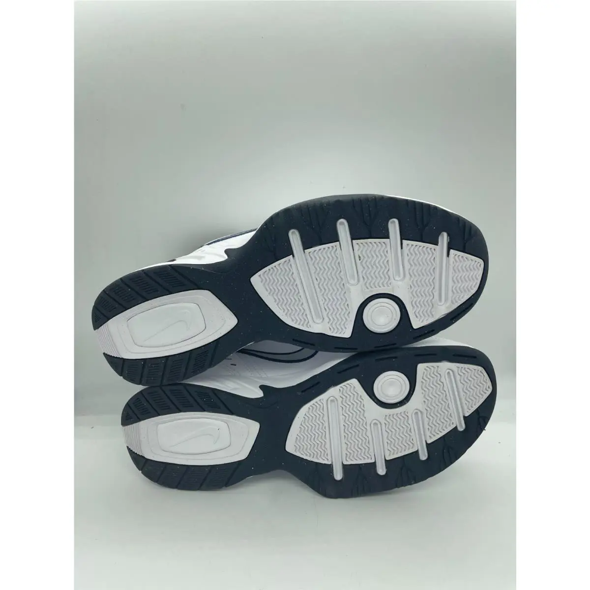 Nike shoes - Nike Air Monarch - Air Monarch - White 2