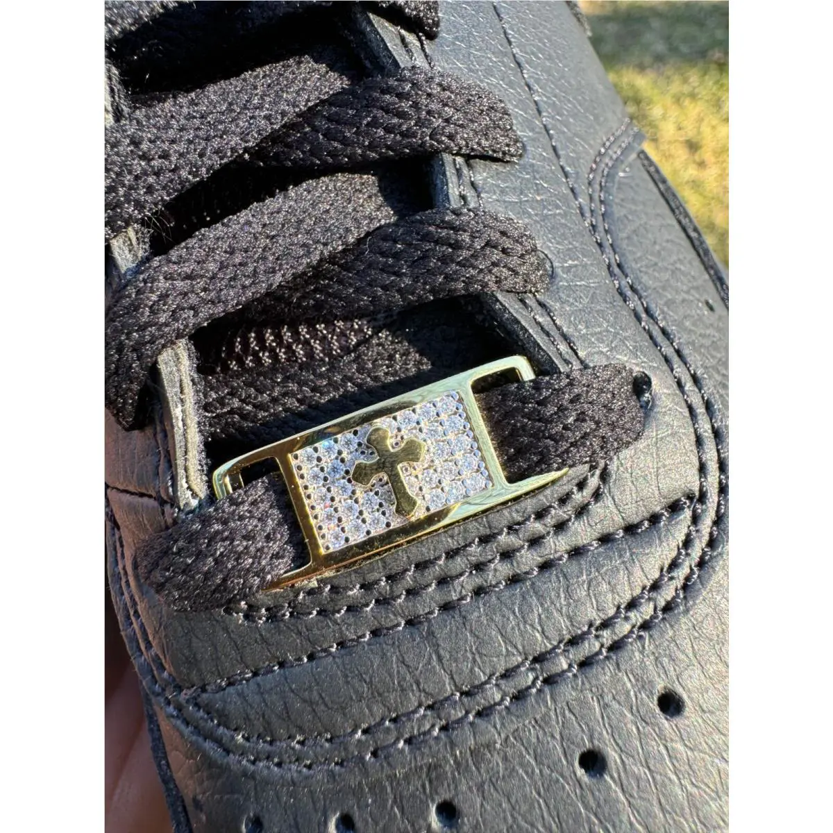 Nike shoes - Gold 5