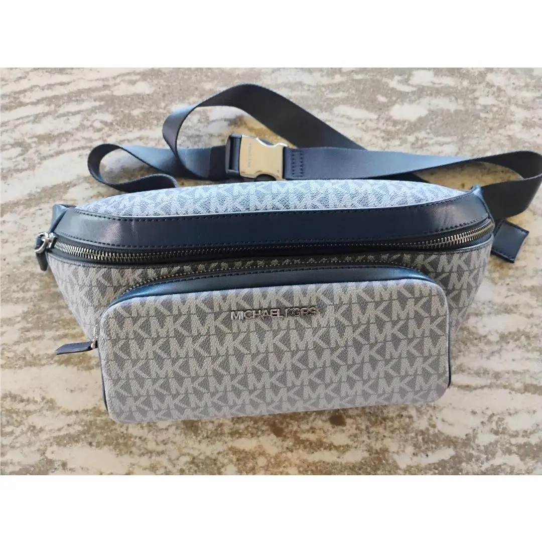 Michael Kors Men`s Cooper Ombre` Signature Logo Sling Pack Mint