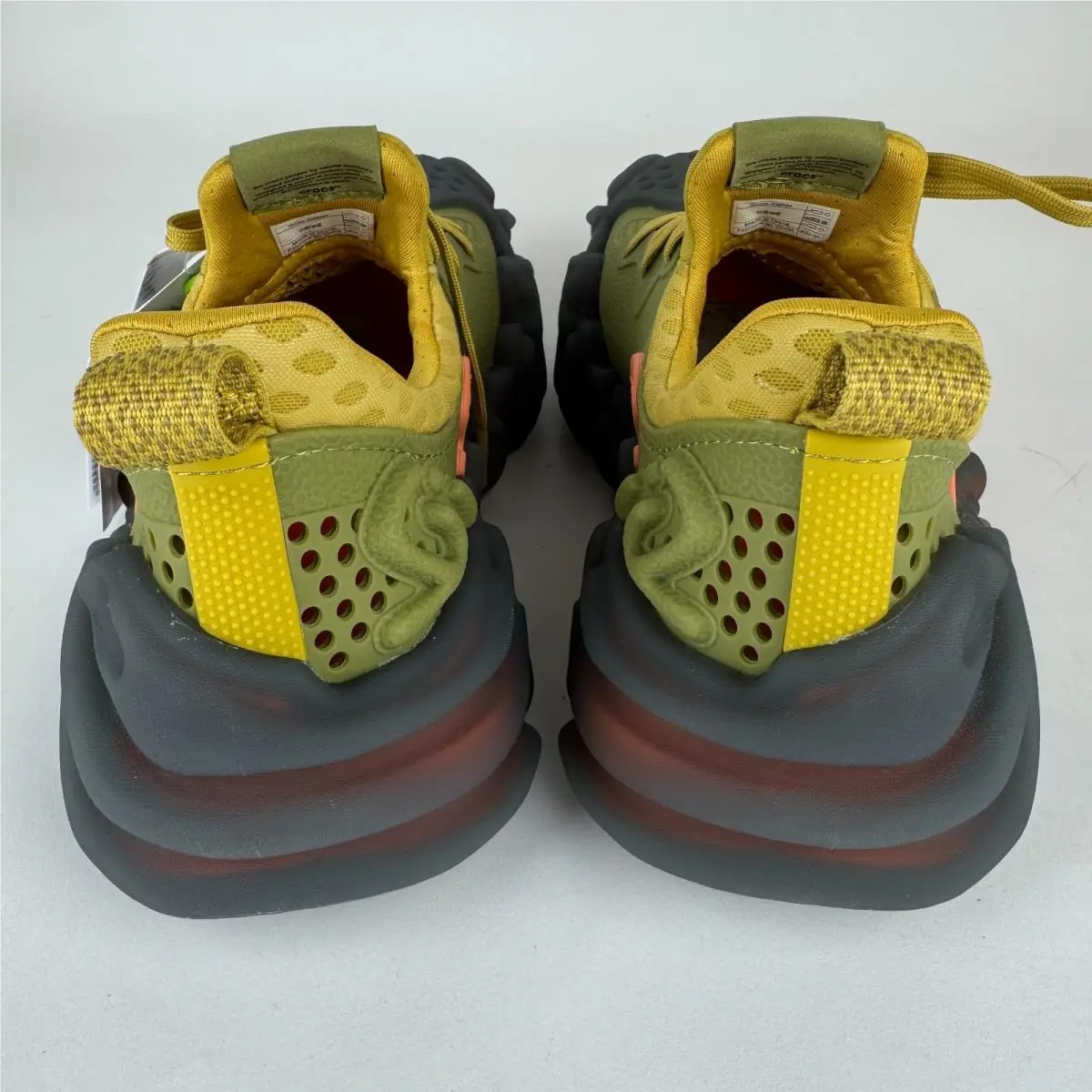 Crocs shoes - Crocs Classic - Classic - 208694-3YZ - Multicolor 9