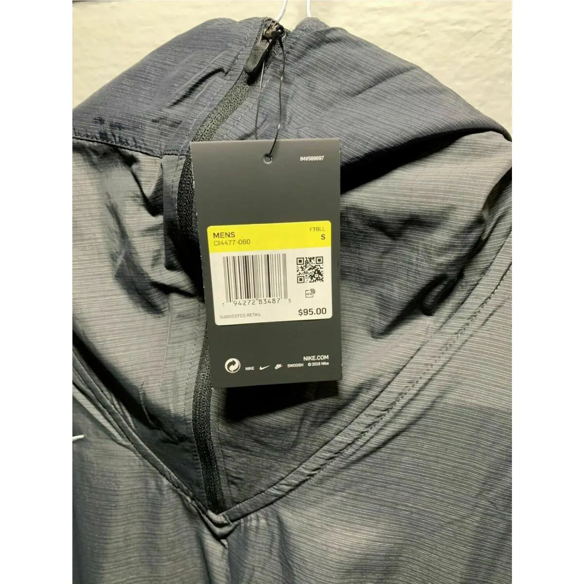 Nike clothing - Multicolor (UPC: 192502401086) 2