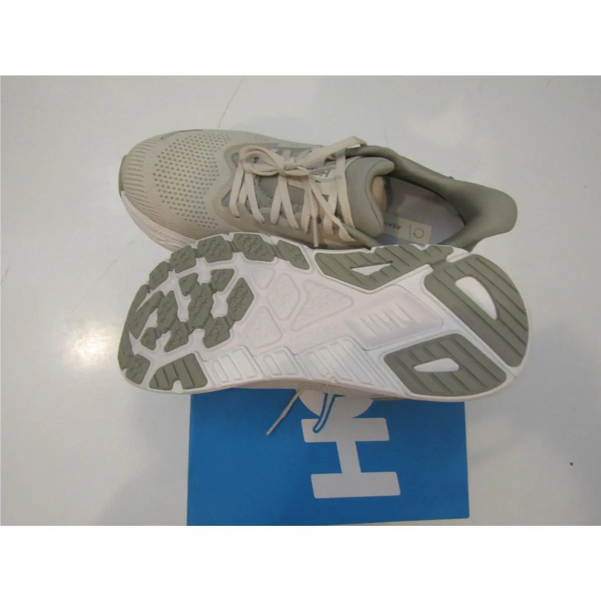 Hoka shoes - Hoka One One Arahi 7 - Beige (UPC: 197634104973) 1