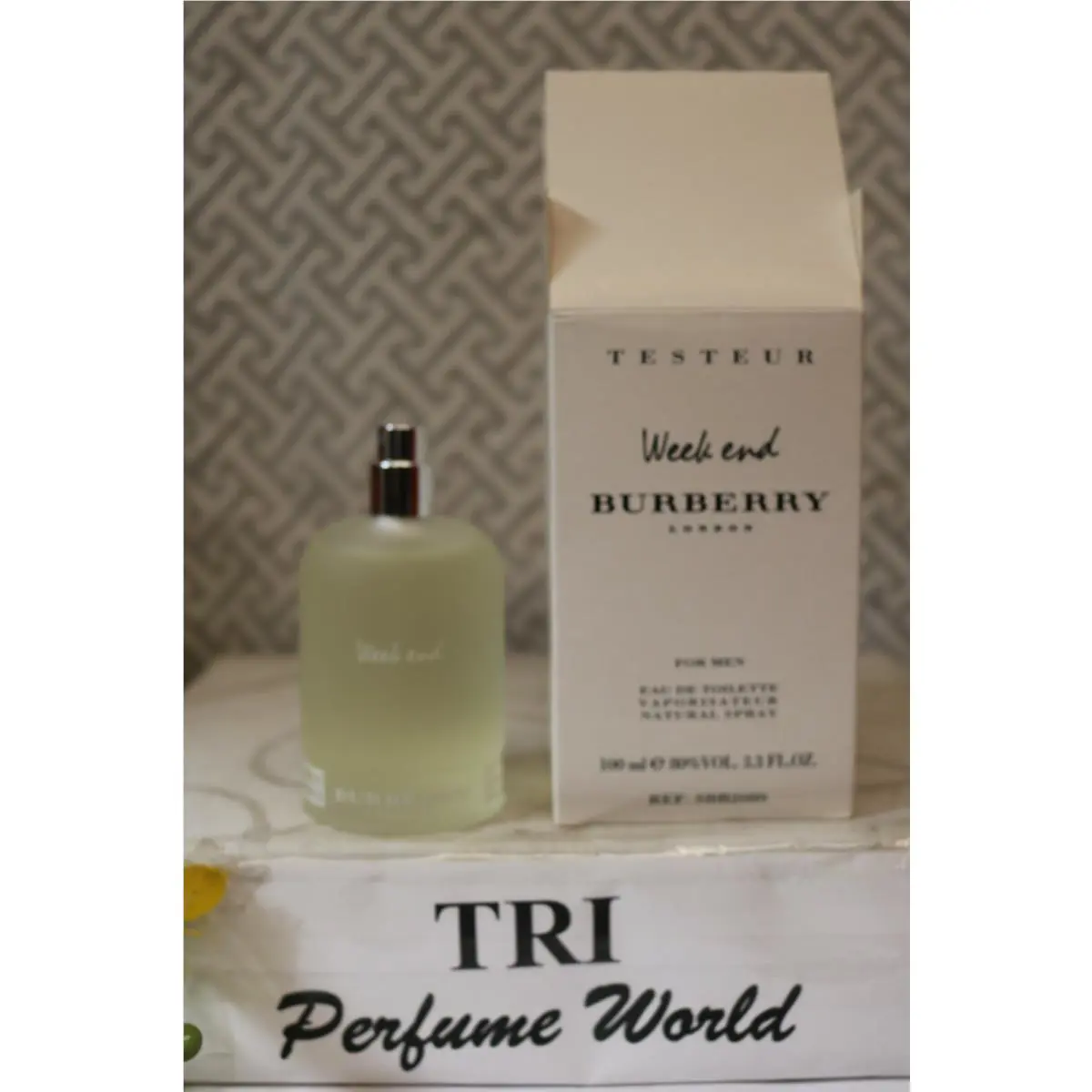 Burberry Week End Eau de Toilette Men Spray 3.3 Oz. Batch Code 2E154C White Box
