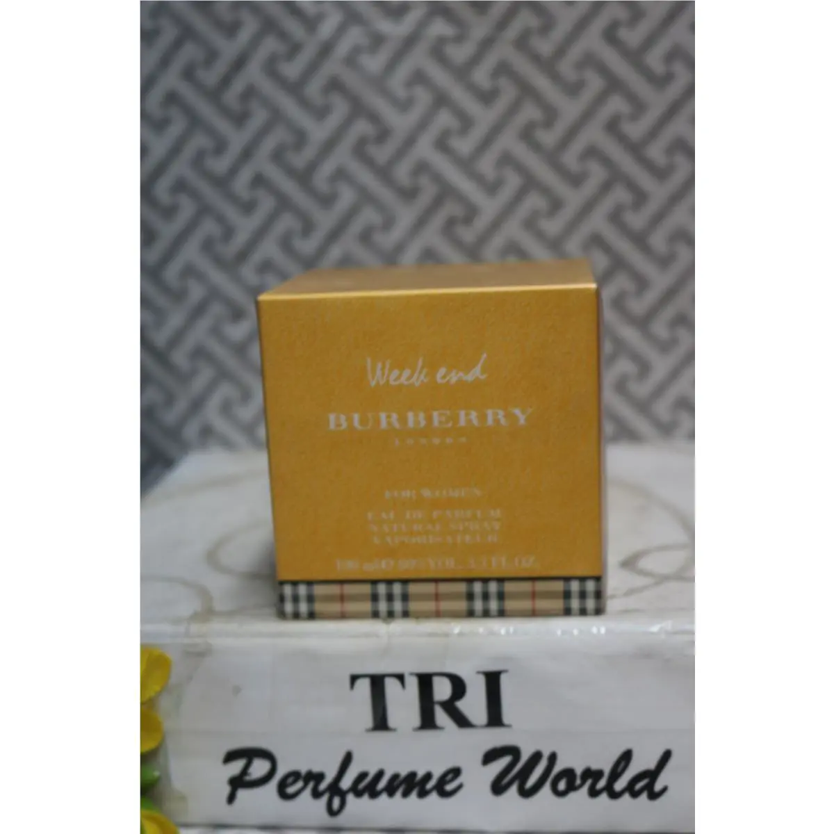 Week End Burberry London For Women Eau de Parfum Spray 3.3 Fl. oz