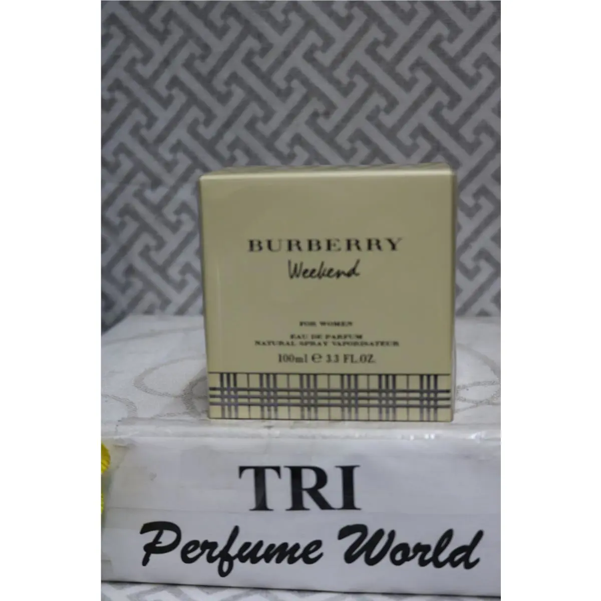Burberry Weekend For Women Eau de Parfum Spray 3.3 oz Batch Code BE17E056