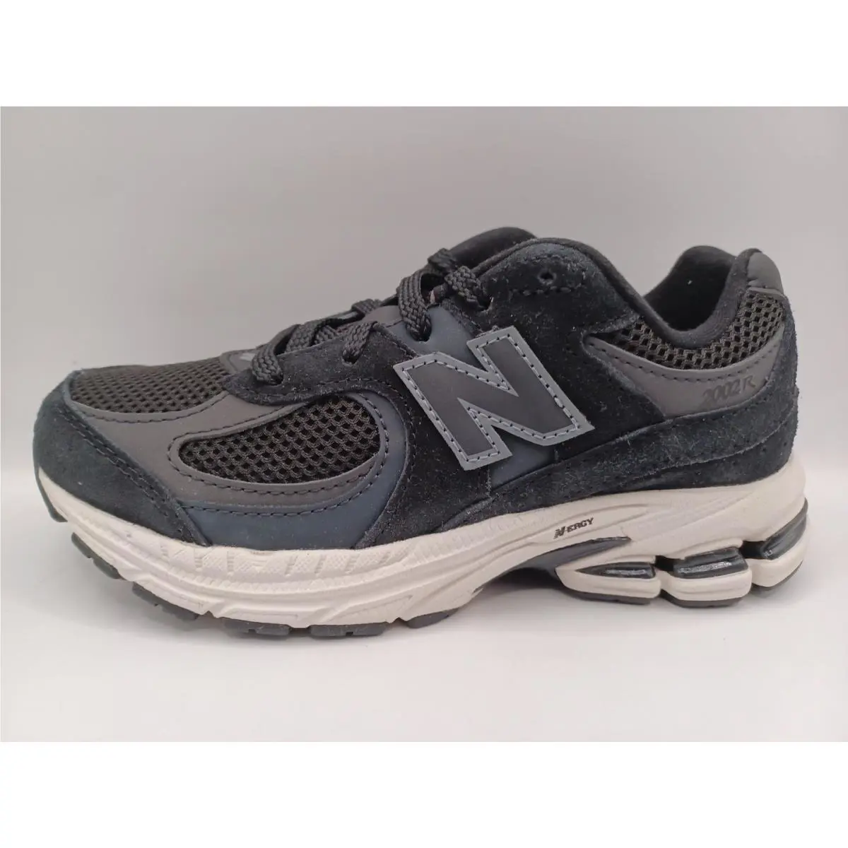 New Balance shoes - NEW Balance PC2002BK - Black 3
