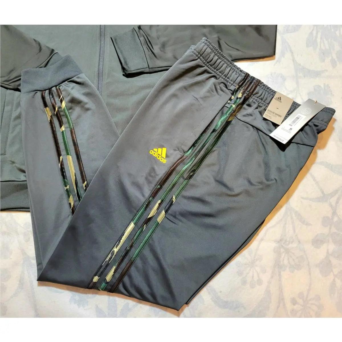 Adidas clothing - Gray/Camo 0