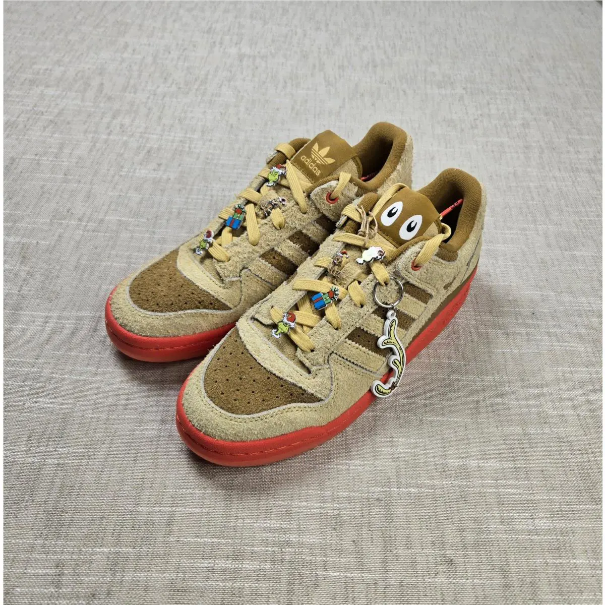 Adidas The Grinch Forum Low CL Sneakers Jr`s sz 6 Womens sz 7.5 Brown Oat Suede
