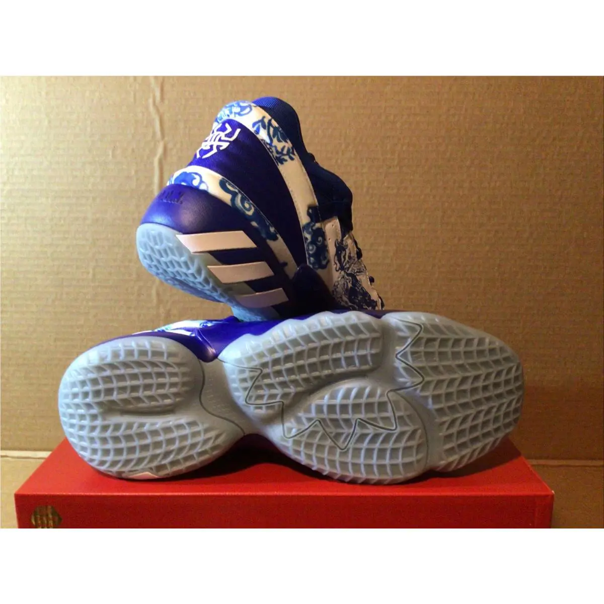 Adidas shoes - adidas D.O.N. Issue - Issue - White 0