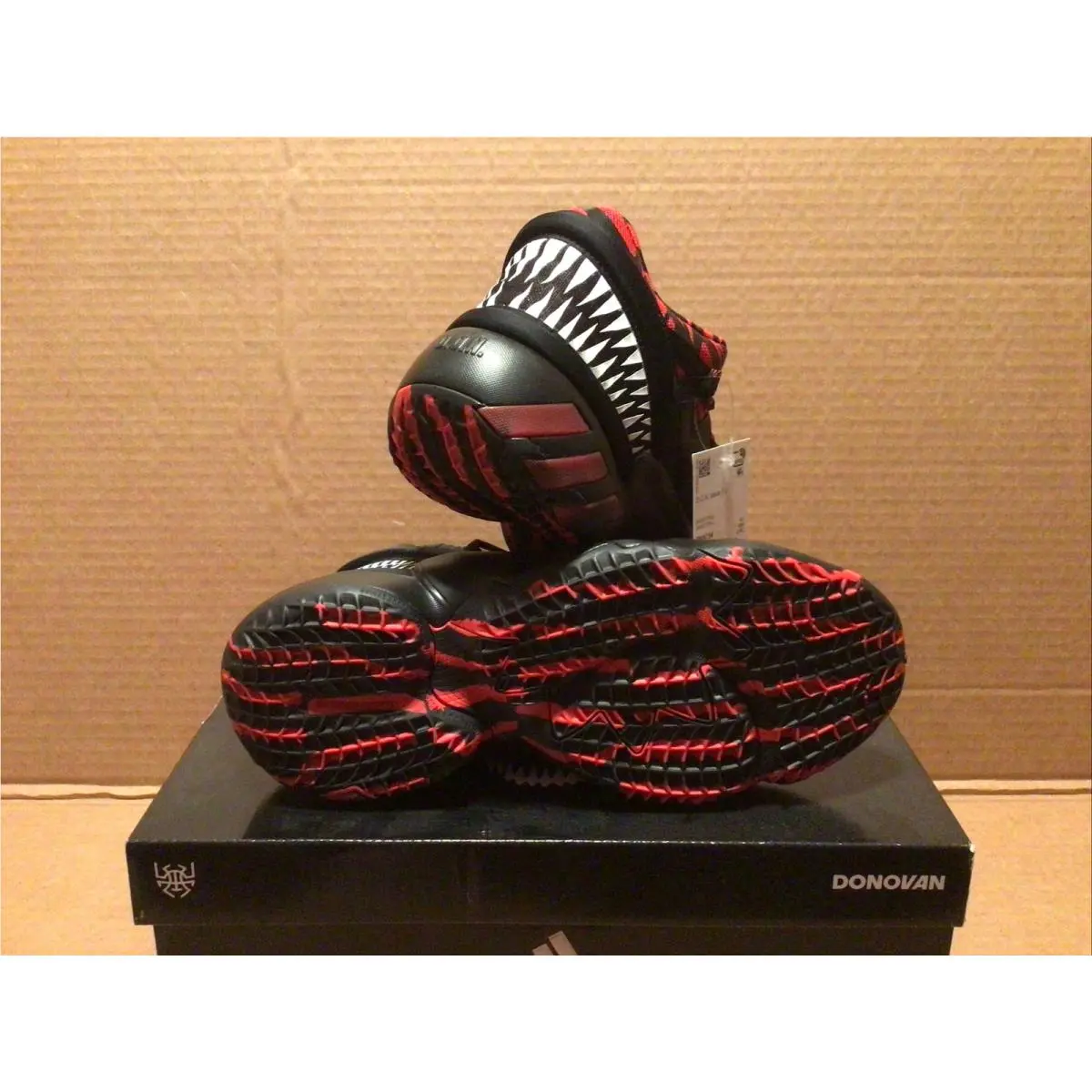 Adidas shoes - adidas D.O.N. Issue #2 - Issue - Red 0