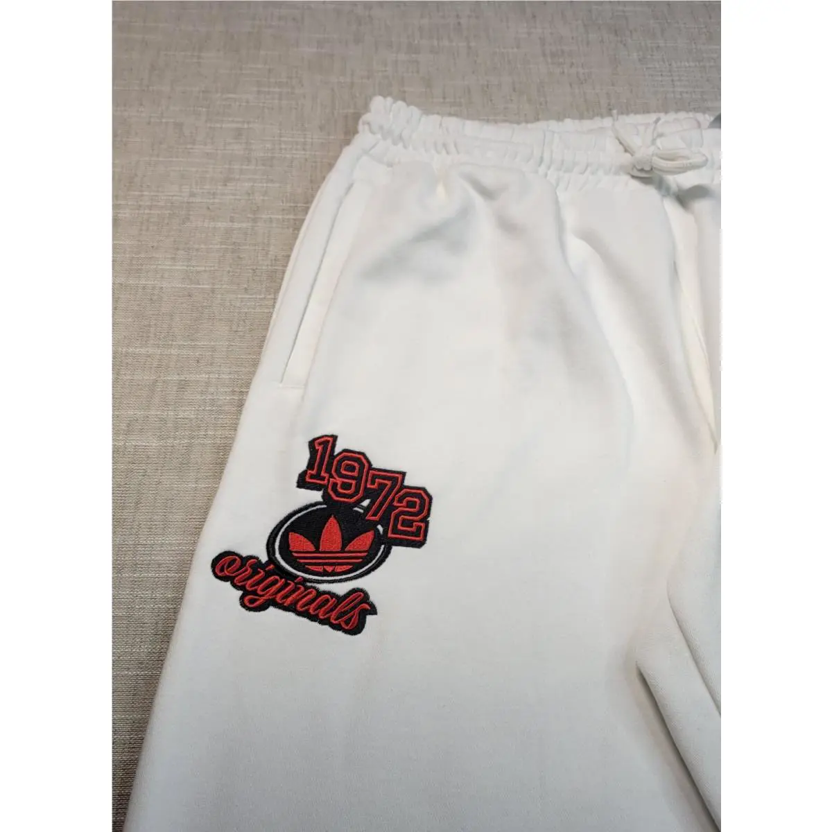 Adidas clothing - White Black Red 6