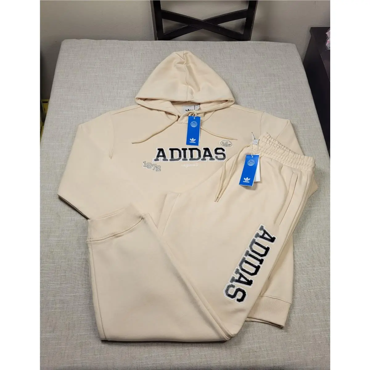 Adidas Hoodie Jogger Pants Set Large Mens Beige Black Retro Varsity Chenille