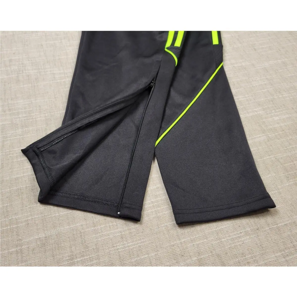 Adidas clothing - Black Green Silver 10