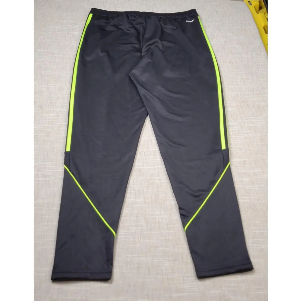 Adidas clothing - Black Green Silver 11