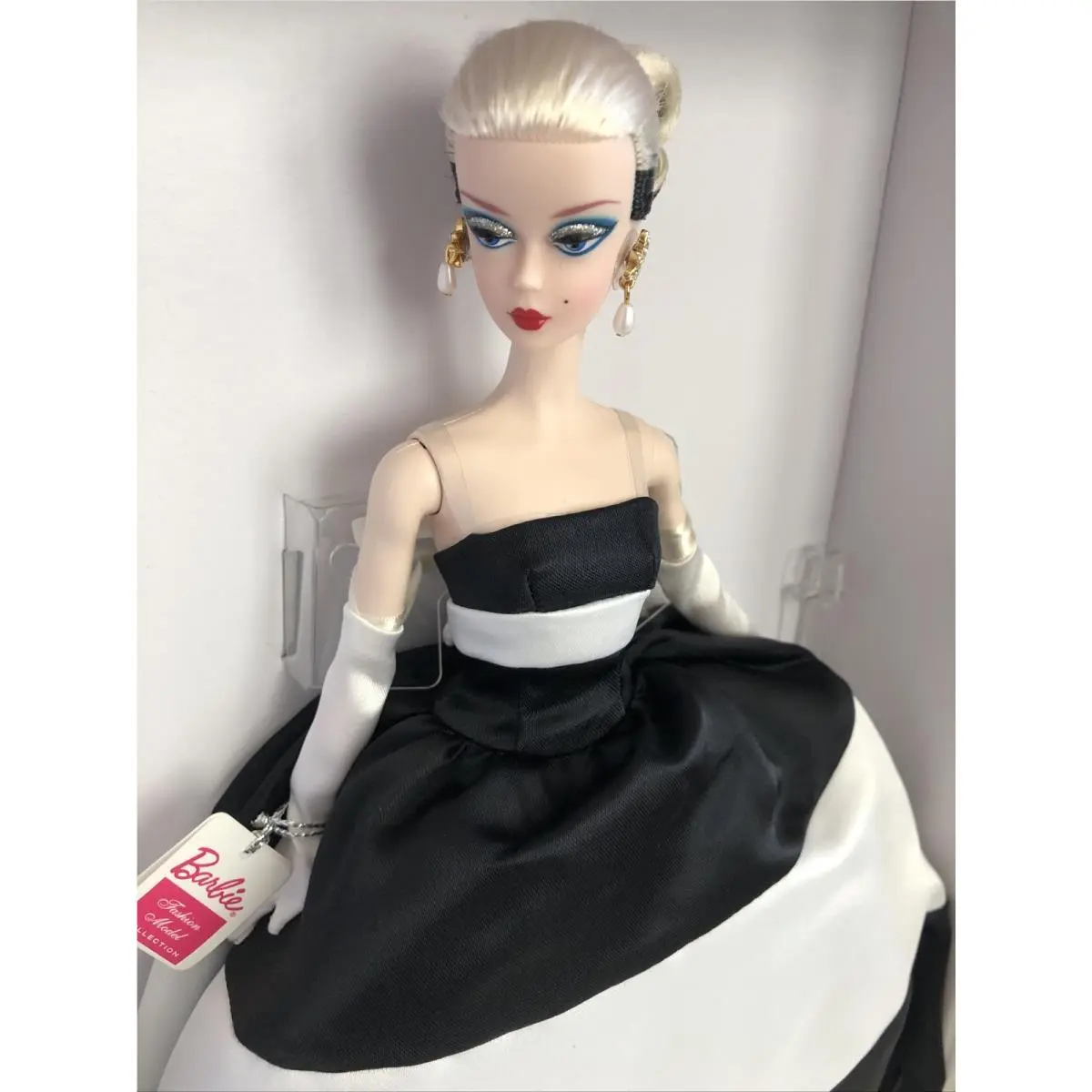 60 Inspiring Girls Bfmc Forever Black White Silkstone Barbie Signature Doll
