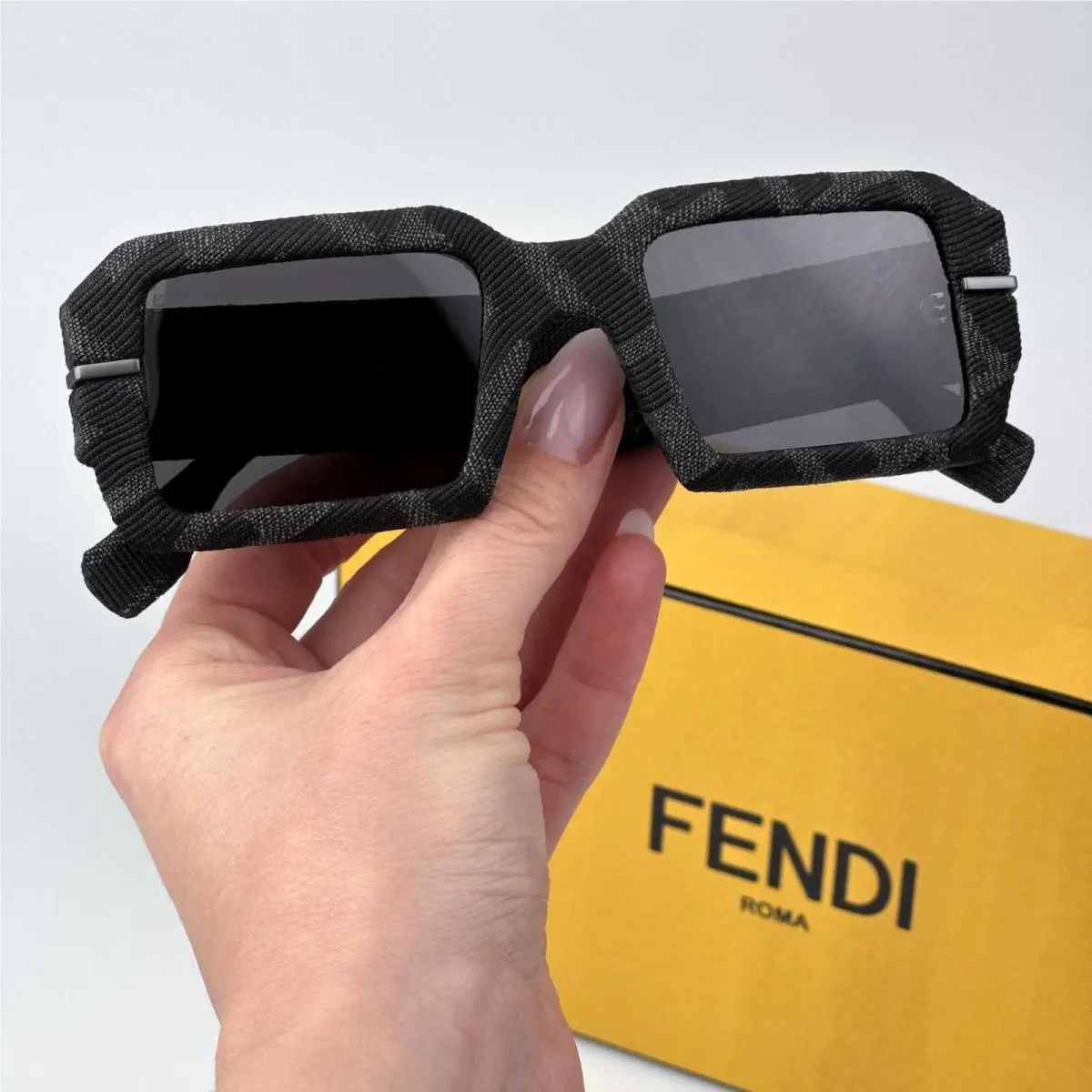 Fendi Women Sunglasses Grey Monogram Rectangle FE40074U Fendigraphy 05A