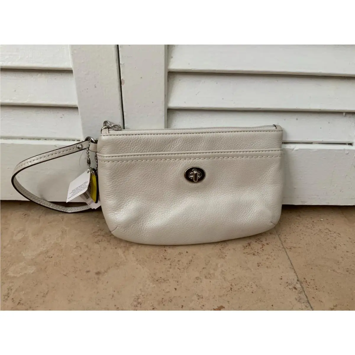 Coach Park Pebbled Leather Wristlet Pearl White Turnlock F49472 - Handle/Strap: White, Hardware: Silver, Exterior: White