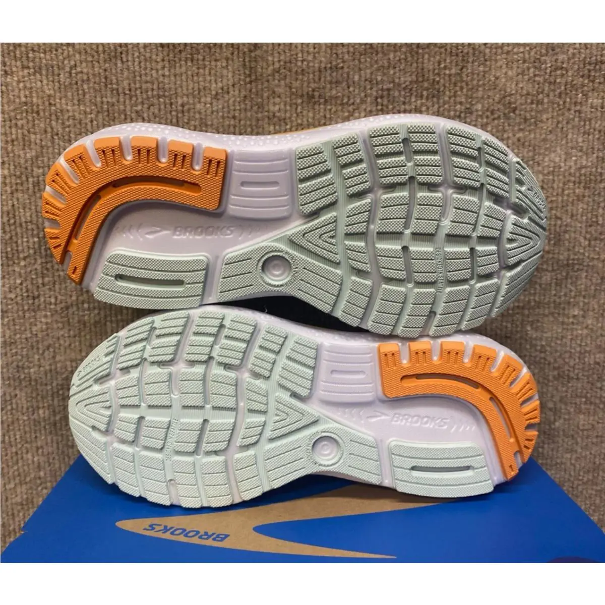 Brooks shoes - Brooks Ghost 16 - Ghost - Skylight/Coconut/Sunset 3
