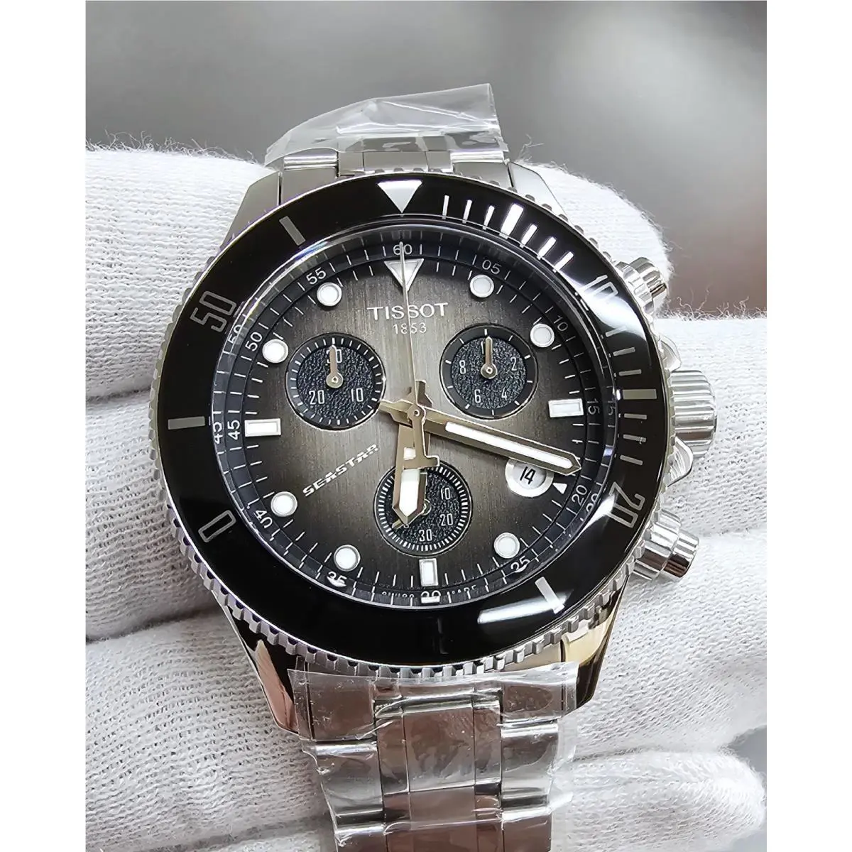 Tissot Seastar 1000 Quartz Chronograph 38mm SS Men`s Watch T120.217.11.061.00 - Dial: Gray-Black, Band: Silver, Bezel: Black