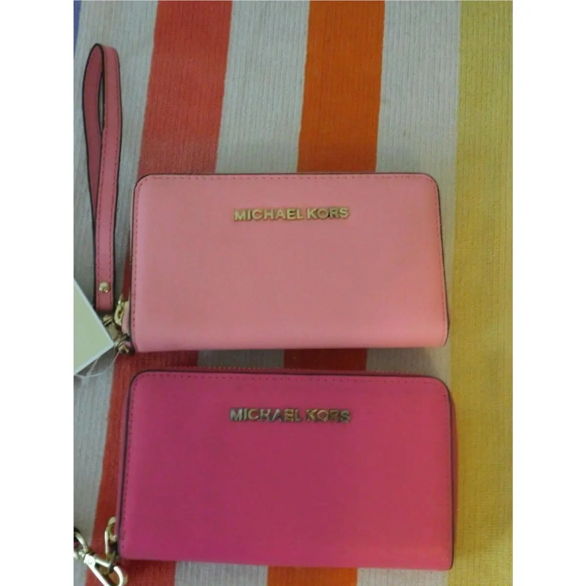 Michael Kors Electronics Multifution Phonecase Wristlet Pink or Peony