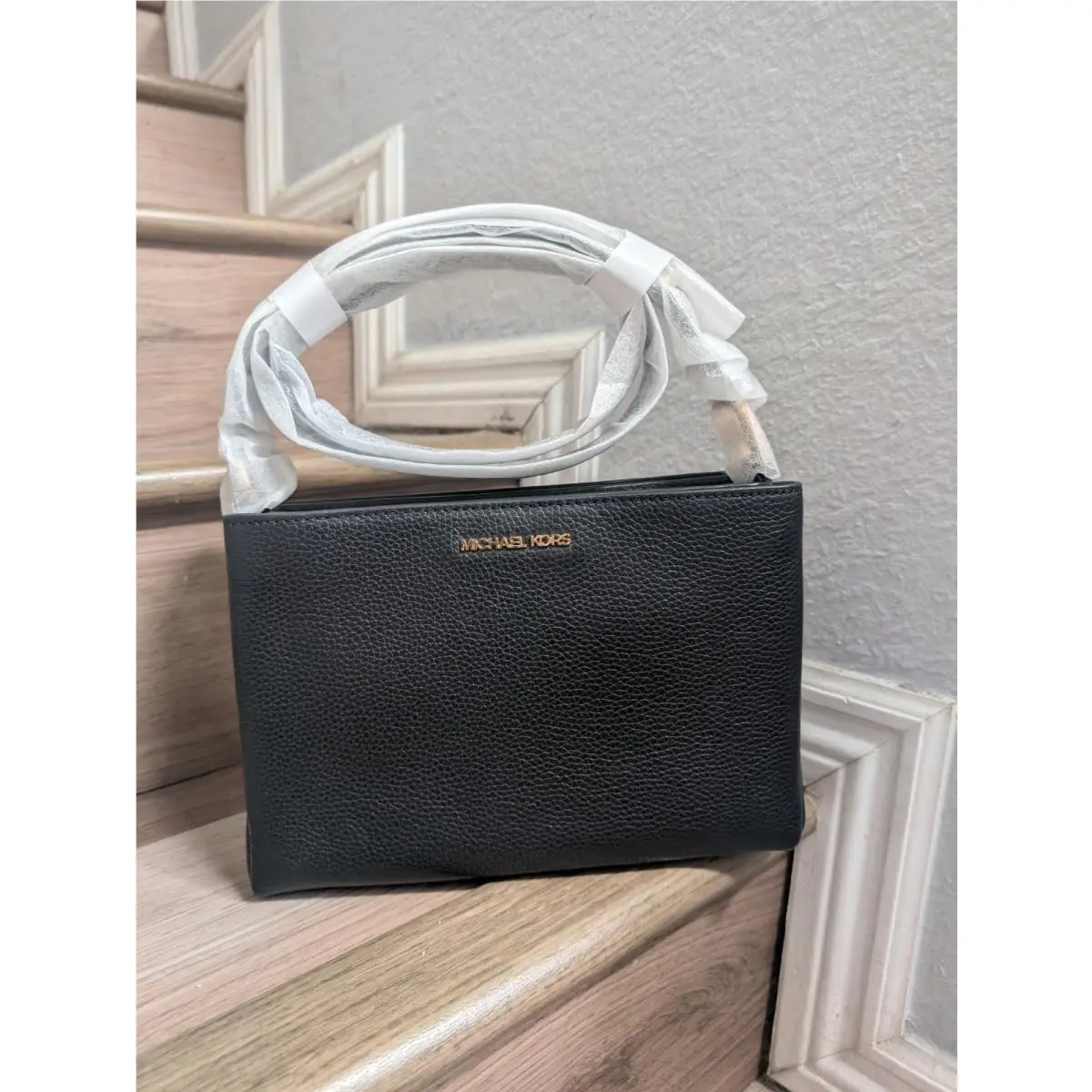 Michael Kors Trisha Medium Pebbled Leather Crossbody Bag In Black